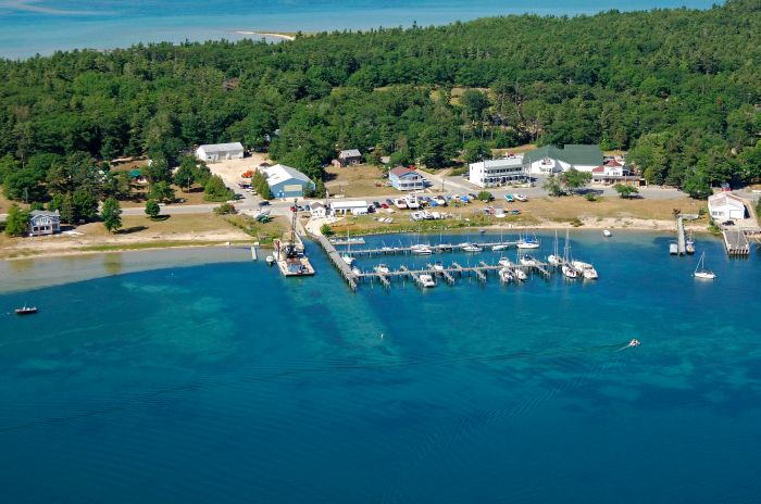 Beaver island marina michigan mi marinas reviews